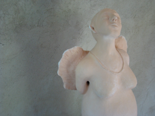 18 lachsfarbenEngelAugenzuBisHüfte2klein1png