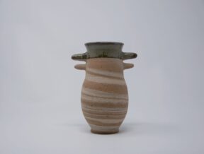 Tina Bach Vase mit Stacheln